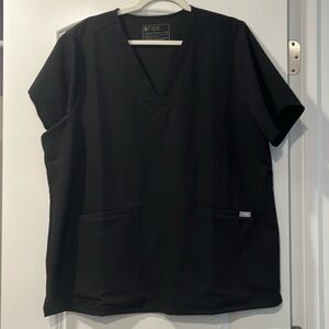 Figs 2 pocket scrub top